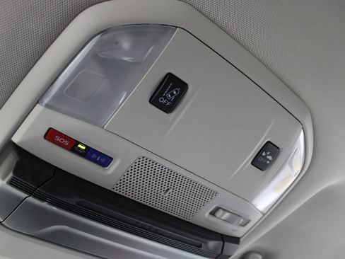 Used 2020 Subaru Ascent Limited image 19