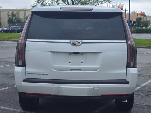 Used 2017 Cadillac Escalade Luxury AWD/4WD image 15