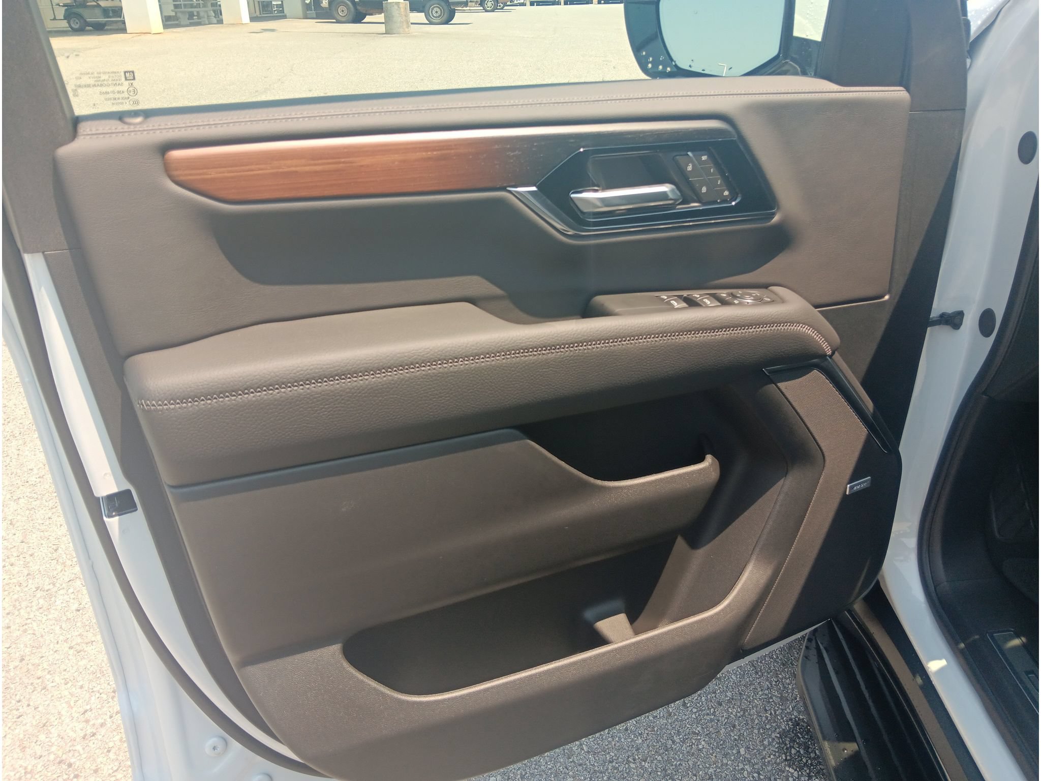 New 2026 GMC Yukon Denali w/ Advanced Technology Package AWD/4WD image 8