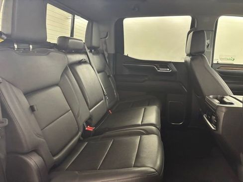 Used 2024 Chevrolet Silverado 1500 LT Trail Boss w/ Convenience Package II image 16