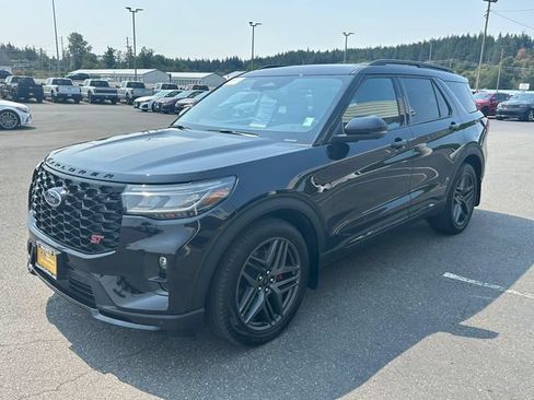 Certified 2025 Ford Explorer ST AWD/4WD image 6