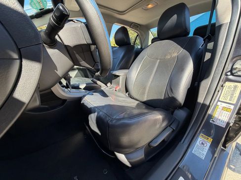 Used 2010 Toyota Corolla S image 6