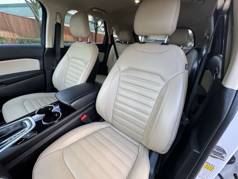 Used 2018 Ford Edge SEL w/ Equipment Group 201A image 23