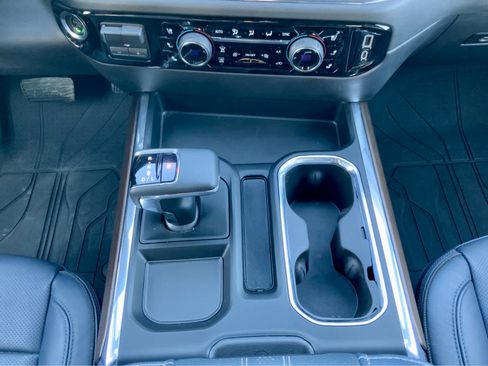 Used 2024 Chevrolet Silverado 1500 High Country w/ Technology Package image 47