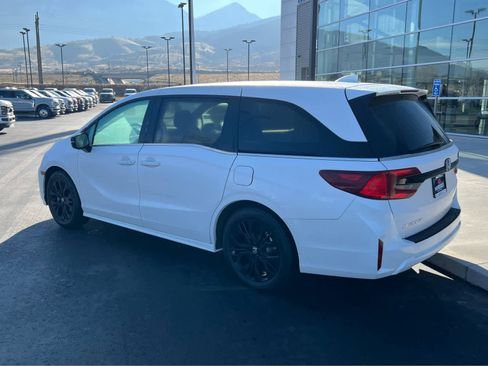 Used 2025 Honda Odyssey Sport-L image 11