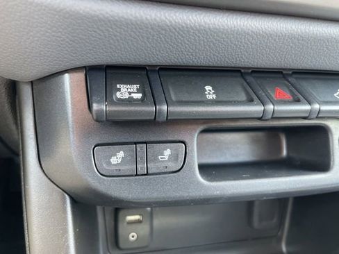 Used 2017 Chevrolet Colorado Z71 AWD/4WD image 9