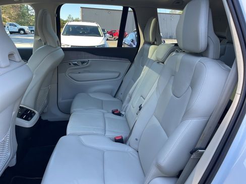 Used 2024 Volvo XC90 B6 Plus image 21