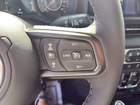 New 2025 Jeep Gladiator Sport image 28