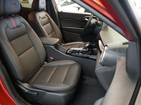 Used 2024 Chevrolet Trax RS w/ Driver Confidence Package image 32