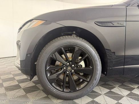 New 2025 Jaguar F-PACE R-Dynamic S image 40