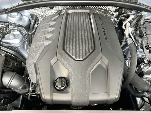 Certified 2026 Porsche Macan AWD/4WD image 32