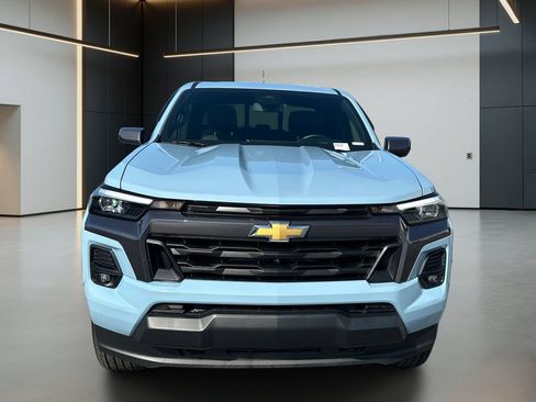 Used 2025 Chevrolet Colorado LT w/ LT Convenience Package AWD/4WD image 9