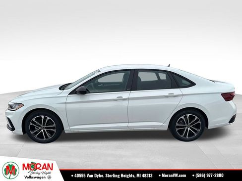 Used 2026 Volkswagen Jetta Sport FWD image 2