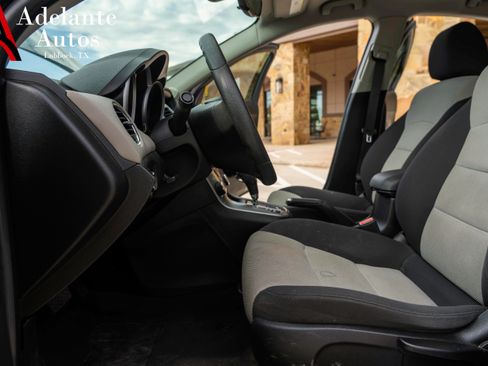 Used 2014 Chevrolet Cruze LS FWD image 6