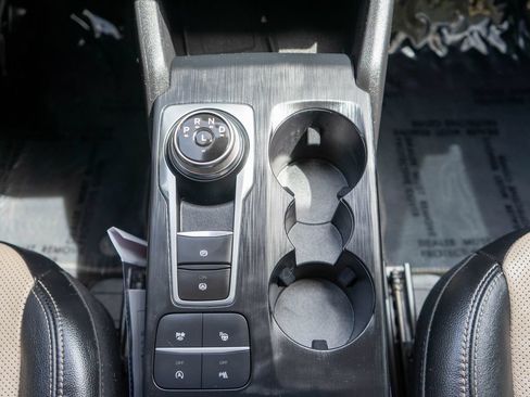 Used 2022 Ford Escape Titanium w/ Titanium Elite Package AWD/4WD image 28