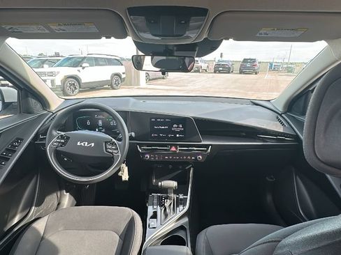 Used 2026 Kia Niro LX FWD image 21
