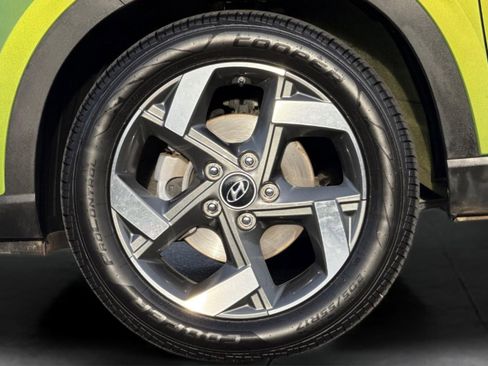 Certified 2024 Hyundai Venue SEL image 26