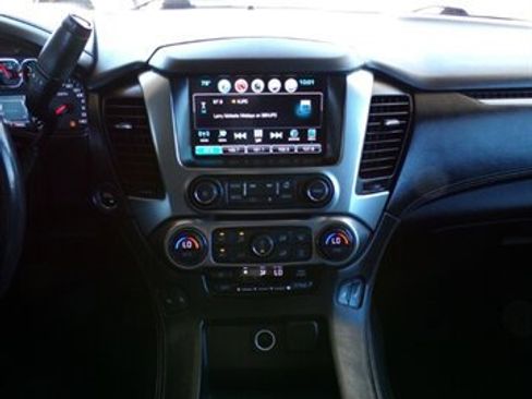 Used 2018 Chevrolet Suburban LT image 40