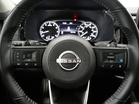 Used 2025 Nissan Pathfinder SV AWD/4WD image 16