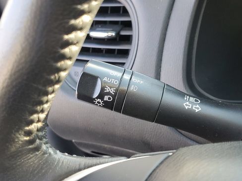 Used 2020 Nissan Pathfinder SV FWD image 18
