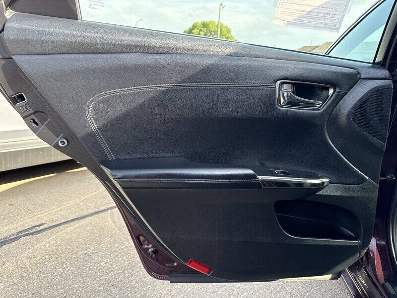 Used 2016 Toyota Avalon Limited w/ Toyota Safety Sense Package FWD image 20