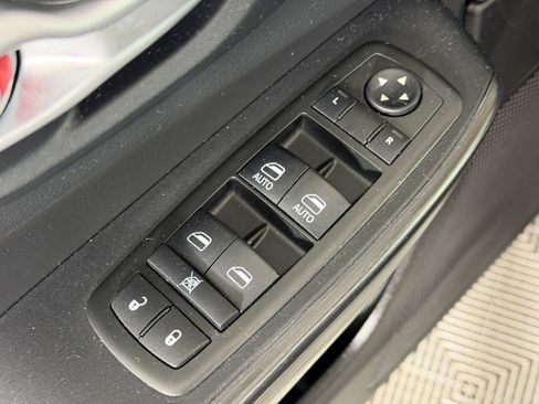 Used 2015 Jeep Cherokee Trailhawk w/ Comfort/Convenience Group AWD/4WD image 13