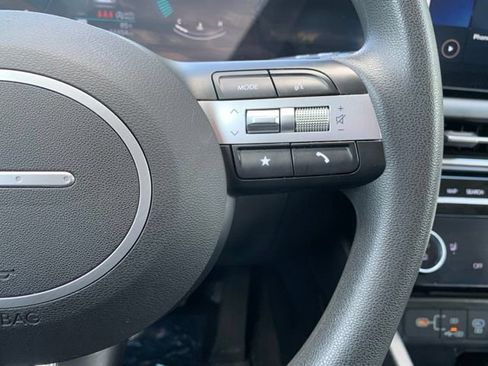 Certified 2025 Hyundai Tucson SEL AWD/4WD image 23