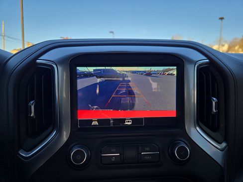 Used 2021 Chevrolet Silverado 1500 LT image 26