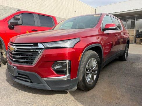 Used 2023 Chevrolet Traverse LT image 5