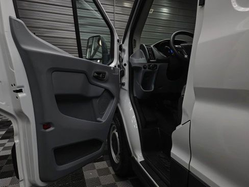 Used 2019 Ford Transit 250 130 Medium Roof RWD image 29