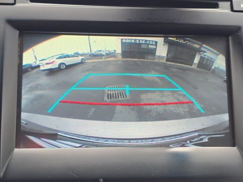 Used 2015 Toyota Camry SE FWD image 31