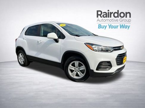 Used 2020 Chevrolet Trax LS w/ Tint and Cruise Package FWD image 1