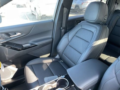 New 2026 Chevrolet Equinox LT w/ Convenience Package II image 24