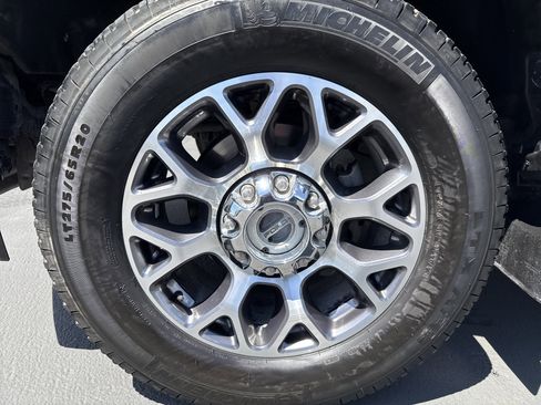 Used 2022 Ford F250 Lariat w/ Lariat Value Package AWD/4WD image 10