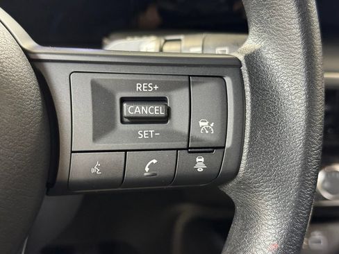 Used 2025 Nissan Kicks S AWD/4WD image 33