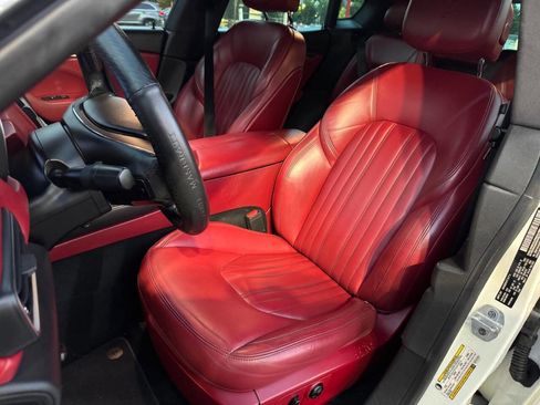 Used 2018 Maserati Levante image 38