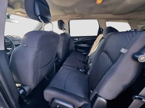 Used 2018 Dodge Journey SE FWD image 21