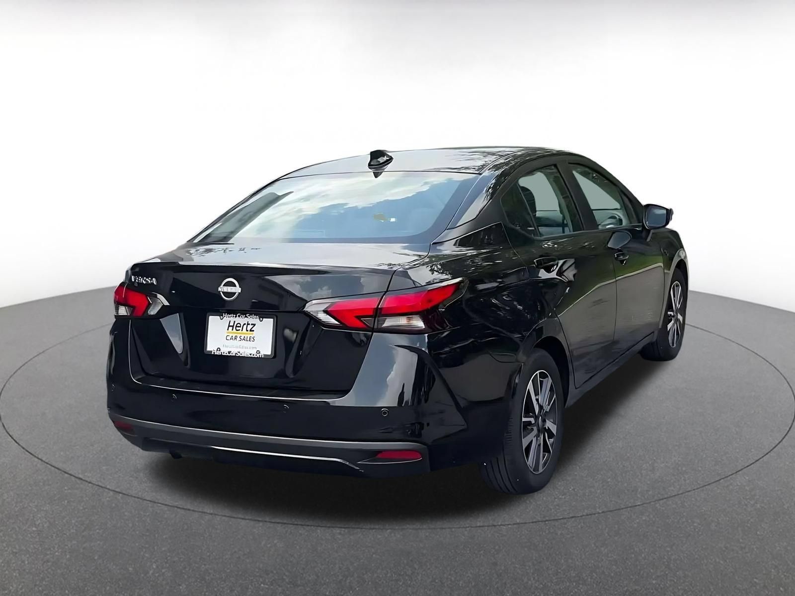 Used 2025 Nissan Versa SV FWD image 13