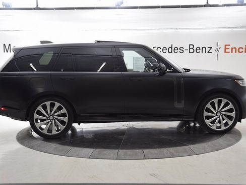Used 2023 Land Rover Range Rover Long Wheelbase Autobiography image 7