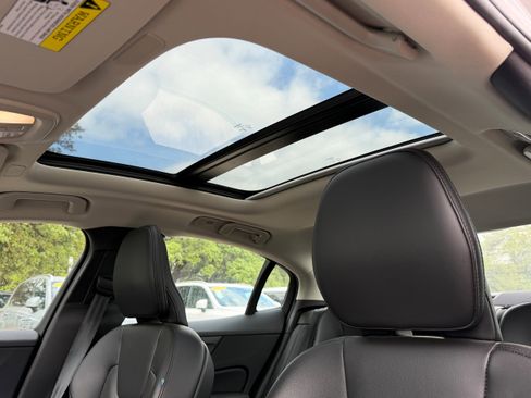 Certified 2025 Volvo S60 B5 Core image 19