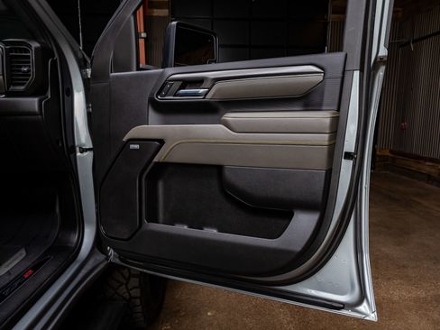 Used 2024 Chevrolet Silverado 2500 ZR2 w/ Technology Package image 37