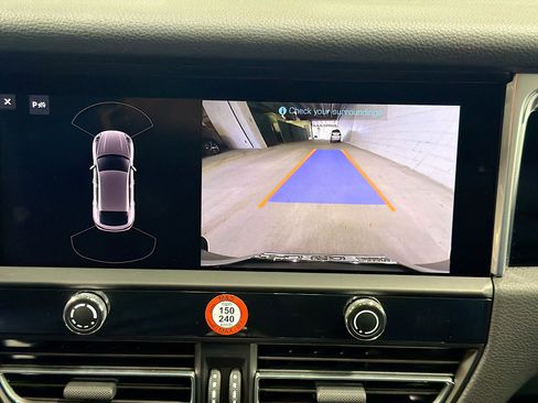 Certified 2026 Porsche Macan AWD/4WD image 33