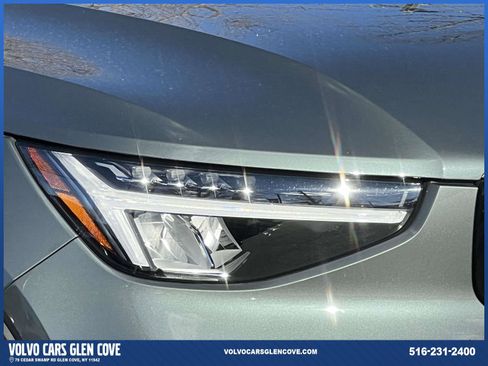 Used 2026 Volvo XC40 B5 Core w/ Climate Package image 7