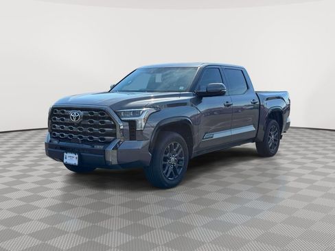 Used 2023 Toyota Tundra Platinum image 3