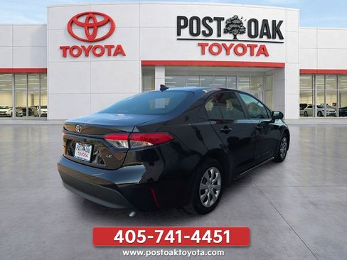 Used 2025 Toyota Corolla LE FWD image 7