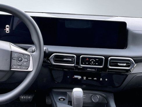 New 2026 Nissan Sentra SV w/ Floor Mat Package FWD image 8