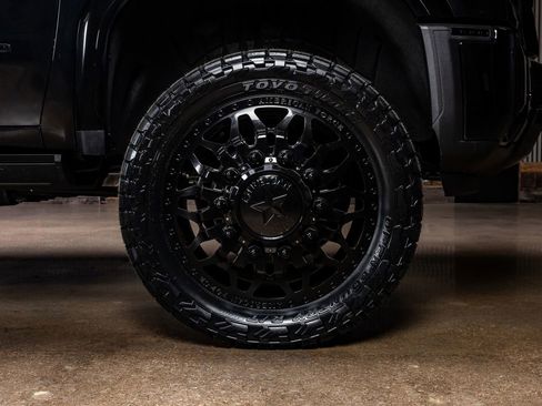 Used 2026 GMC Sierra 3500 Denali Ultimate image 12