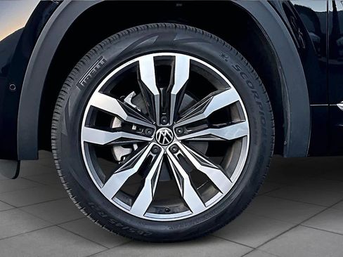 Used 2023 Volkswagen Atlas SEL Premium image 10