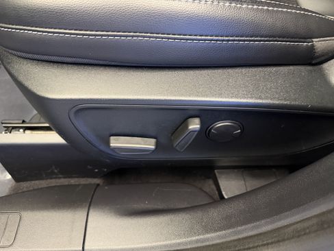 Used 2020 Ford Escape SEL FWD image 13