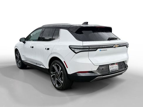 Used 2025 Chevrolet Equinox EV LT w/ Convenience Package II image 3